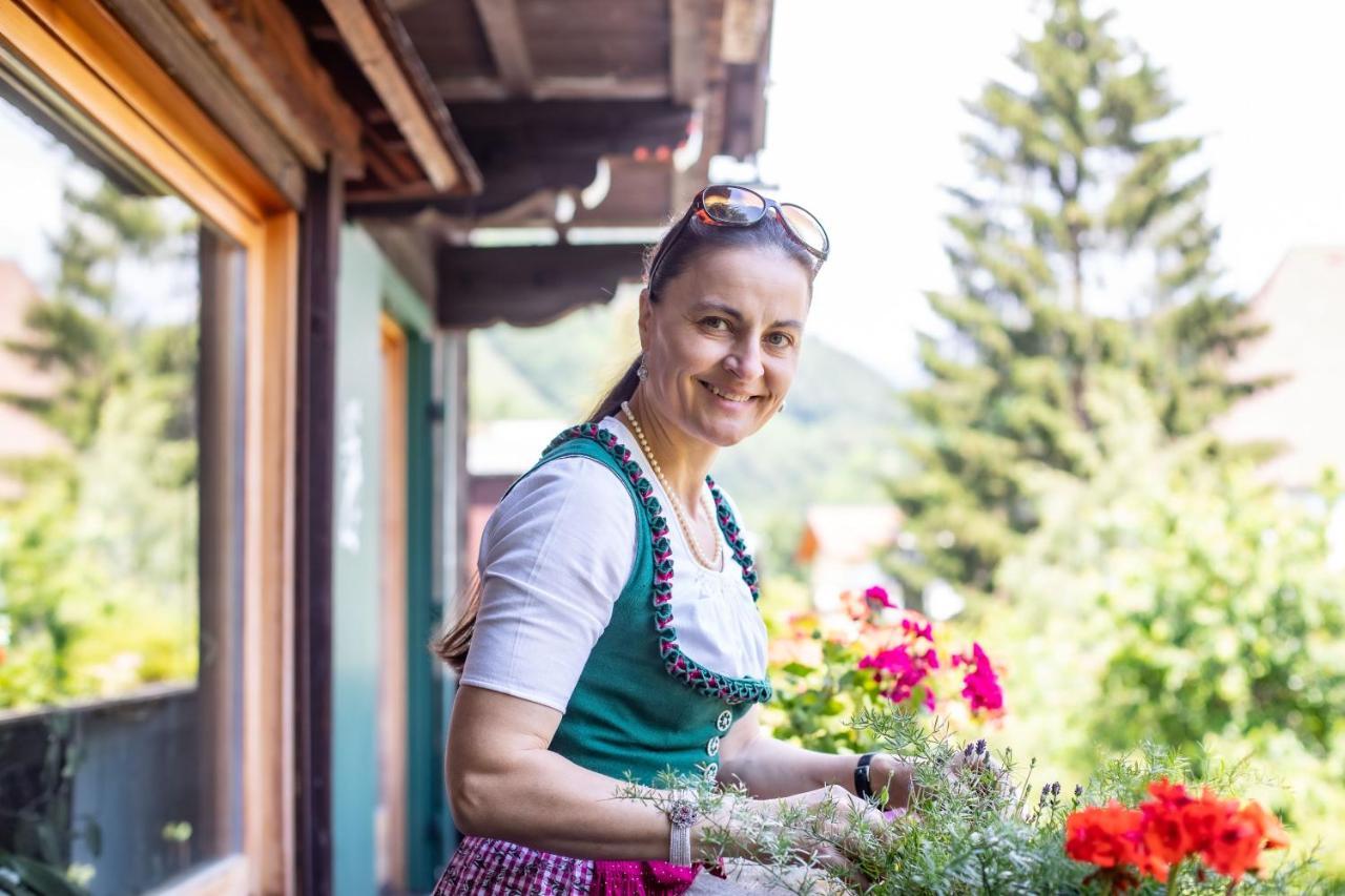 Alpenrelax Haus Weidmannsheil Wohnen Im Romantischen Forsthaus Werfen Exterior foto